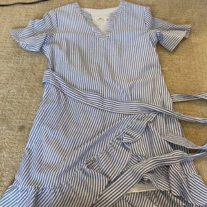 Vineyard vines seersucker wrap dress